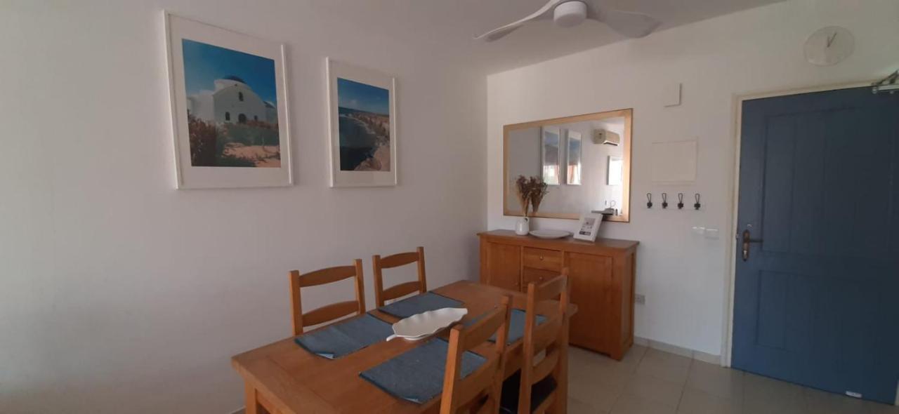 Limnaria Gardens - Superb Modern 1 Bed Apartment With Pool Views Пафос Экстерьер фото